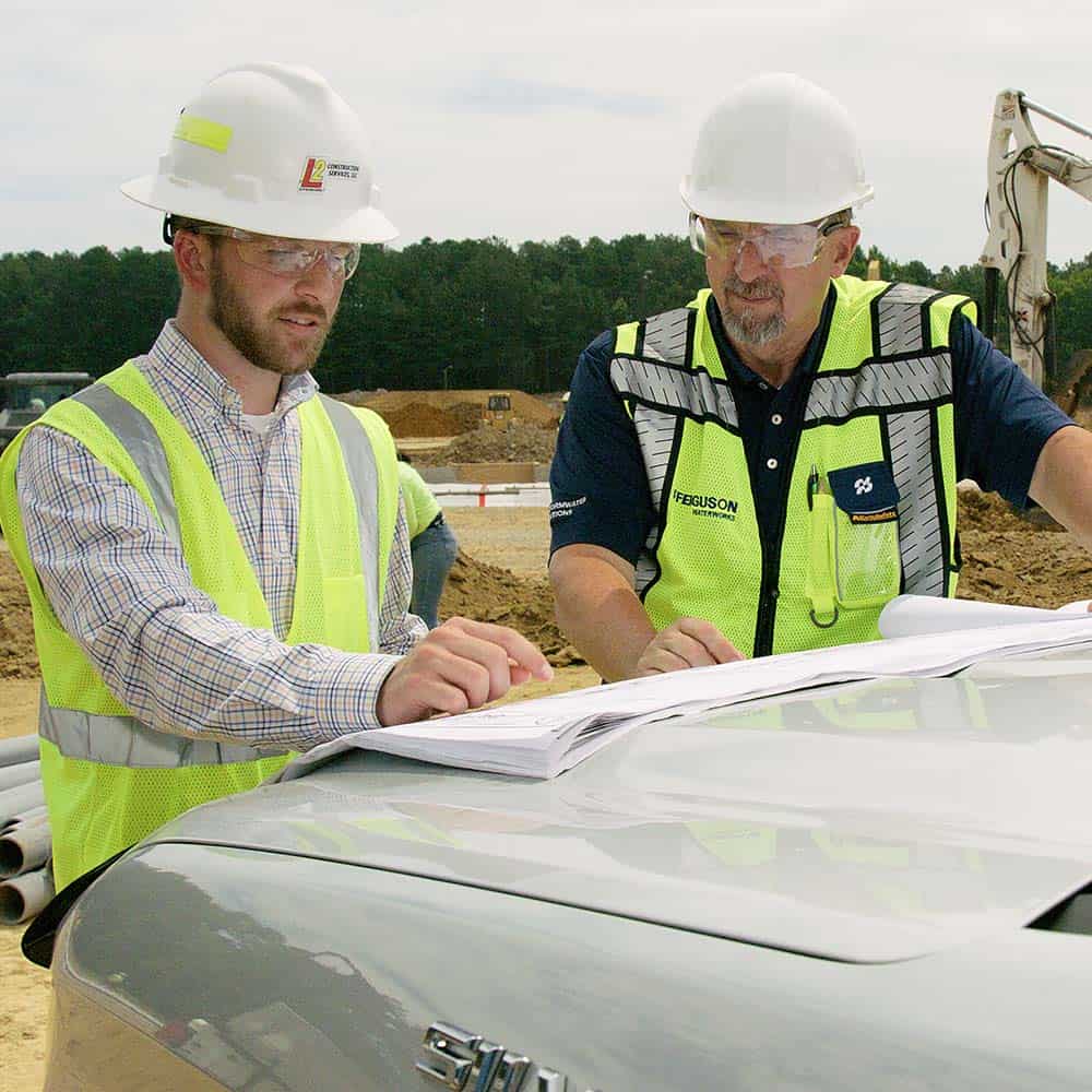 Ferguson Waterworks expert discussing GSS Capabilities with construction professional